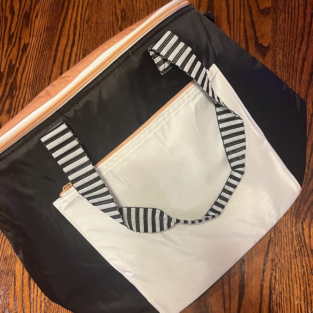SOLD thirty-one cooler tote